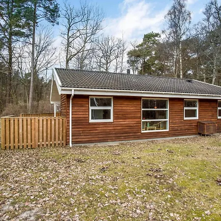 4 Bedroom In *