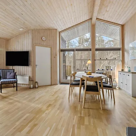 4 Bedroom In