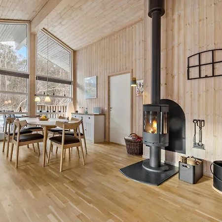 4 Bedroom In Holiday home