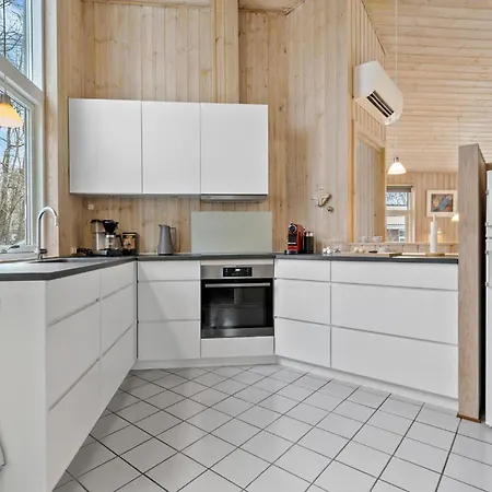 4 Bedroom In Holiday home *