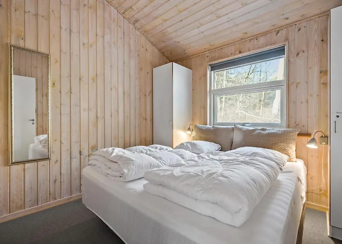 4 Bedroom In *